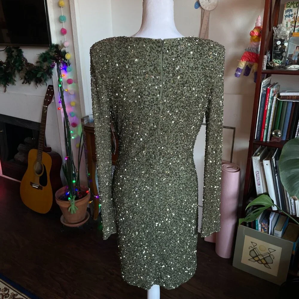 NWT Retrofête Green Long Sleeve Sequin Dress With Plunging Neckline Size L - Picture 5 of 15